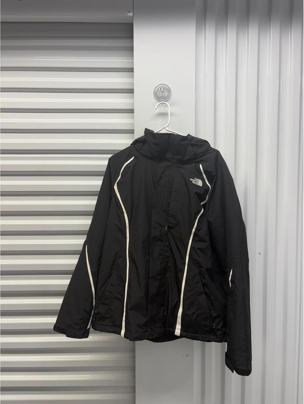The North Face Women’s XL The North Face Black Ski Jacket Reflective Accents